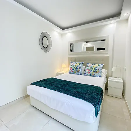 Lovely 2 Bedroom With Garage In Puerto Banus Apartment *