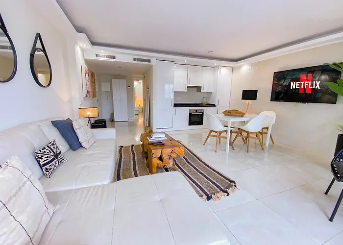 Lovely 2 Bedroom With Garage In Puerto Banus Apartment Marbella
